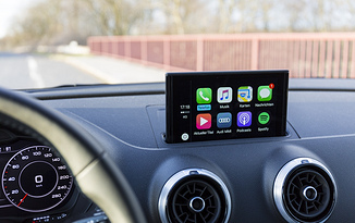 支持 Carplay 的第三方地图导航软件 CarPlay display